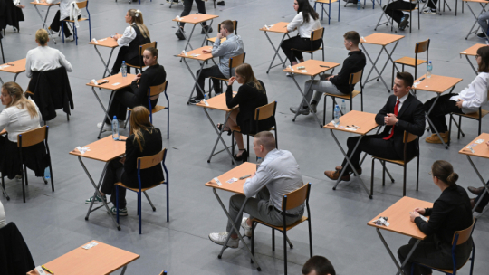 Uczniowie podczas egzaminu. PAP/M. Bielecki