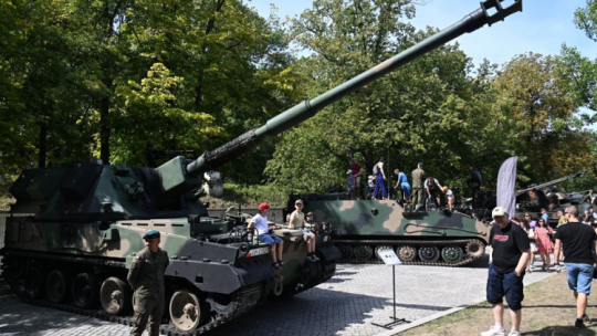 Pokaz współczesnego uzbrojenia i sprzętu wojskowego na terenie Muzeum Wojska Polskiego. Warszawa, 15.08.2024. Fot. PAP/R. Pietruszka