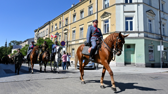 Uroczystość zakończenia LIX Marszu Szlakiem Pierwszej Kompanii Kadrowej na pl. Wolności w Kielcach. PAP/Piotr Polak 