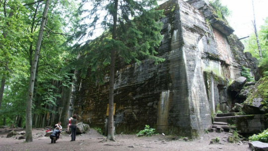 Bunkier Hitlera w Wilczym Szańcu. Fot. PAP/M. Kaczyńska