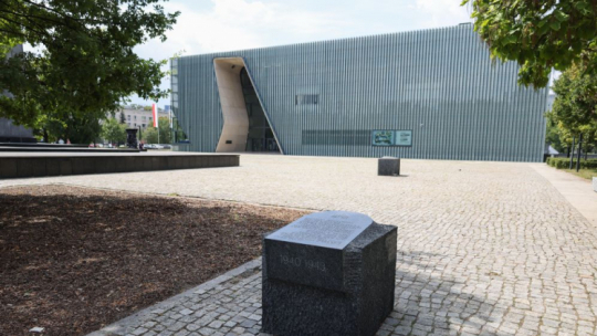Gmach Muzeum Historii Żydów Polskich POLIN. Fot. PAP/A. Zawada