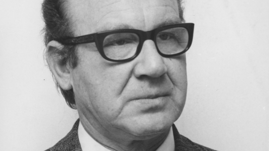 Andrzej Markowski - kompozytor, dyrygent, dyrektor Filharmonii Wrocławskiej, twórca Międzynarodowego Festiwalu Wratislavia Cantans i jego pierwszy dyrektor. Fotografia z 1974 r. Fot. PAP/M. Szyperko