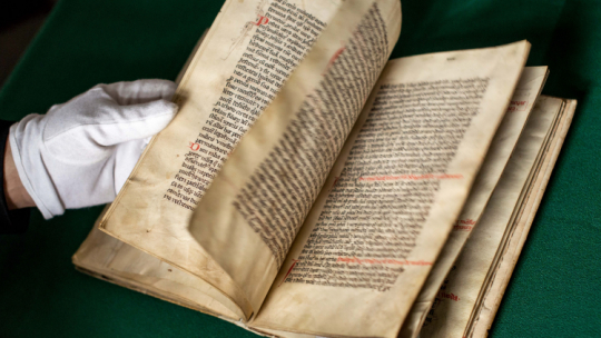 Księga Henrykowska, znajdująca się w zbiorach wrocławskiego Archiwum Archidiecezjalnego PAP/Maciej Kulczyński