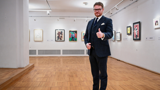 Prezes Fundacji Książąt Lubomirskich książę Jan Lubomirski–Lanckoroński podczas wystawy Sztuki Współczesnej z kolekcji Książąt Lubomirskich w siedzibie Biura Wystaw Artystycznych w Rzeszowie. PAP/Darek Delmanowicz