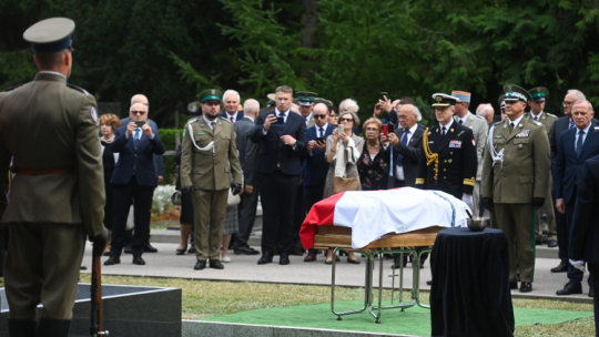 Uroczystości pogrzebowe gen. dyw. Kazimierza Kruszewskiego – dowódcy Korpusu Ochrony Pogranicza, sprawowanej na Powązkach Wojskowych w Warszawie, 12 bm. Prochy generała sprowadzono do Polski na początku września br. Uroczystość była częścią obchodów 100-lecia powołania Korpusu Ochrony Pogranicza. Fot. PAP/P. Nowak