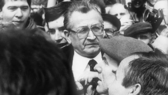 Leszek Moczulski (C). Fot. PAP/T. Gzell