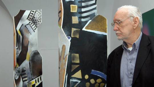 Wojciech Fangor, na swojej wystawie w Zamku Ujazdowskim w Warszawie w 2003 r.  PAP/Andrzej Rybczyński