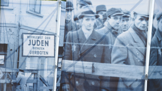 Wystawa „Nieobecni”, którą przygotował łódzki oddział Instytutu Pamięci Narodowej w 2015 r. PAP/Grzegorz Michałowski