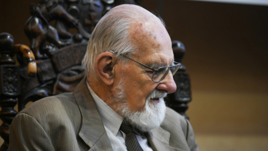 Prof. Stefan Jakobielski podczas konferencji naukowej z okazji jubileuszu pięćdziesięciolecia studiów nad wczesnym chrześcijaństwem, 2023 r. PAP/Andrzej Lange