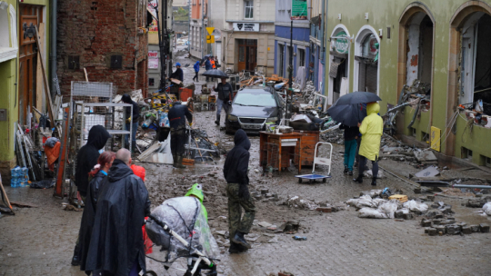 Kłodzko po przejściu fali powodziowej. PAP/Dariusz Gdesz