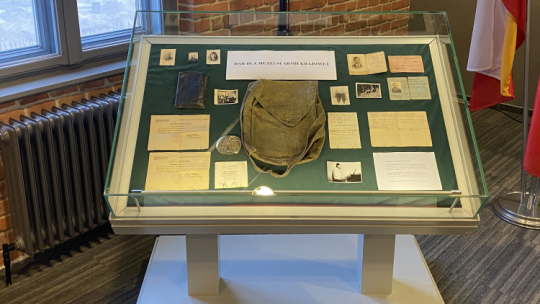 Przekazana do Muzeum AK torba. Fot. Facebook Muzeum AK.