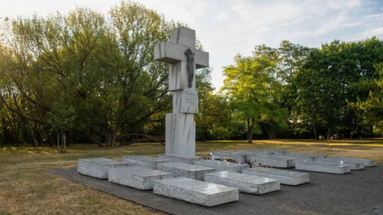 Pomnik Ofiar Ludobójstwa na Wołyniu w Warszawie. Fot. PAP/A. Lange