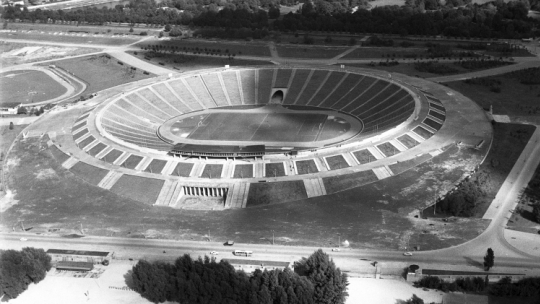 Stadion dziesięciolecia w Warszawie w 1963 r., fot. PAP/H. Grzęda 