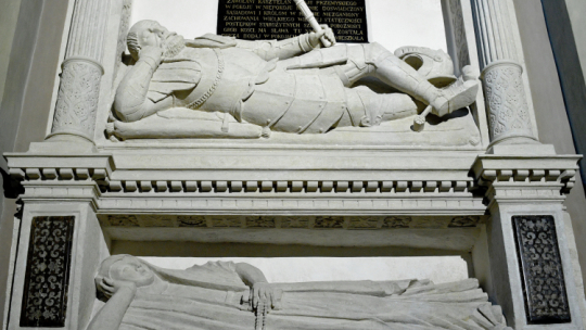  Odrestaurowany, późnorenesansowy nagrobek małżeństwa Jana i Anny Fredrów w łacińskiej bazylice archikatedralnej pod wezwaniem Świętego Jana Chrzciciela i Wniebowzięcia Najświętszej Maryi Panny w Przemyślu, fot. PAP/D. Delmanowicz
