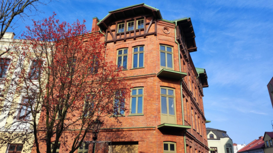 Kamienica na oświęcimskiej starówce po renowacji, fot. Urząd Miasta Oświęcim