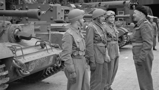 Gen. Stanisław Maczek (w 1944 r.) jako dowódca 1. Dywizji Pancernej, fot. CAF/PAP