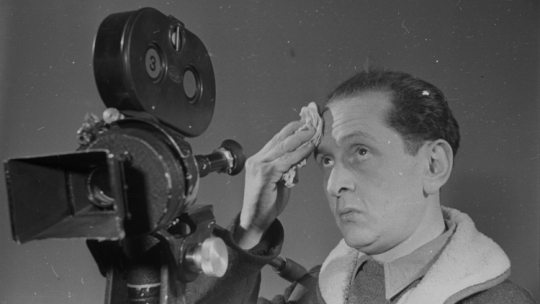 Władysław Forbert, jeden z pierwszych operatorów Polskiej Kroniki Filmowej, fot. PAP/CAF/J. Baranowski