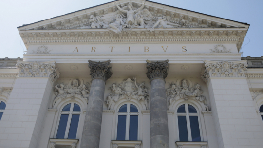 Budynek Zachęty - Narodowej Galerii Sztuki w Warszawie, fot. PAP/A. Zawada