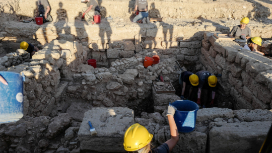 Wykopaliska prowadzone przez polskich archeologów w Nea Pafos na Cyprze, fot. PAP/M. Marek