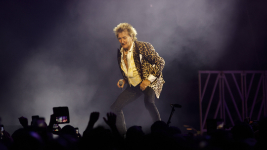 Rod Stewart na koncercie 15 grudnia 2024 w Hiszpanii, fot. PAP/EPA/EFE/K. Delgado