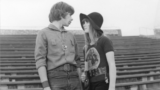 Jacek Zejdler i Agata Siecińska w serialu TVP "Stawiam na Tolka Banana" w reżyserii Stanisława Jędryki z 1973 r. Fot. TVP/PAP/bpt - archiwum