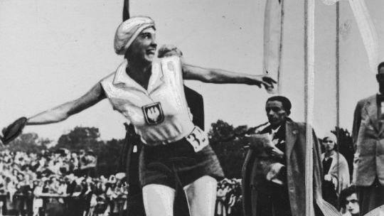 III Światowe Igrzyska Kobiet w Pradze, zdobywczyni złotego medalu w rzucie dyskiem Halina Konopacka, 1930 r. /NAC
