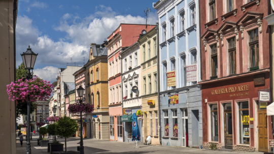Kamienice przy rynku Starego Miasta w Zielonej Górze. Fot. PAP/Jerzy Ochoński
