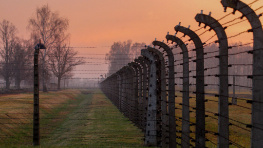 Były obóz koncentracyjny KL Auschwitz-Birkenau, fot. PAP/Andrzej Grygiel