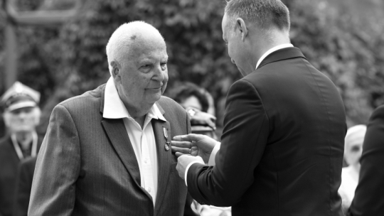 Mieczysław Buczkowski został w 2022 r. odznaczony przez prezydenta Andrzeja Dudę, fot. PAP/Radek Pietruszka