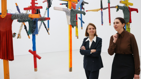 Hanna Wróblewska i Joanna Mytkowska na wystawie w Muzeum Sztuki Nowoczesnej w Warszawie, fot. PAP/Leszek Szymański