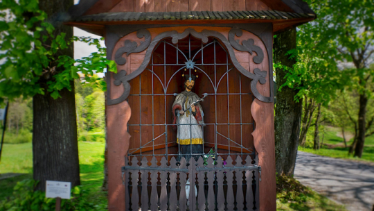 Kapliczka w Nowym Wiśniczu (w Małoplsce), fot. PAP/Jerzy Ochoński