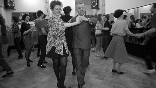 Krzysztof Polański (właściciel szkoły od 1975 r.) na zdjęciu z 1992 r. Fot. PAP/Longin Wawrynkiewicz 