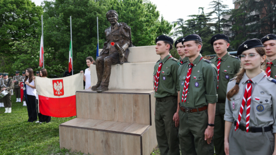Uroczystość przy pomniku gen. Władysława Andersa w Imoli. Fot. PAP/Albert Zawada 