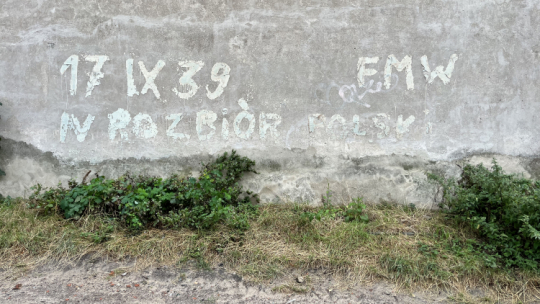 Zabytkowy napis w Płocku. Fot. Andrzej Zawistowski