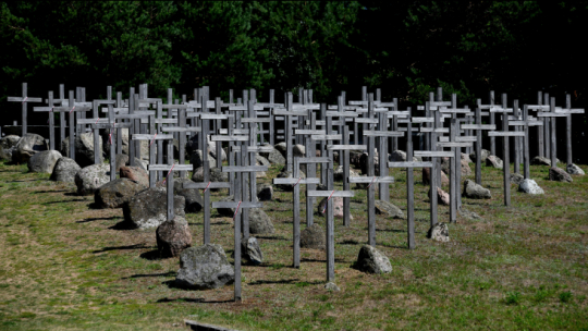 Wzgórze Krzyży w Gibach, gdzie od kilkudziesięciu lat są organizowane uroczystości w rocznice obławy augustowskiej. Fot. PAP/Michał Zieliński