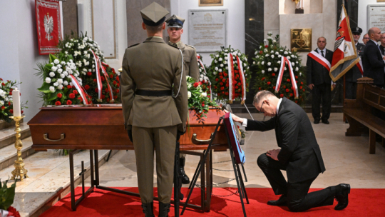 Prezydent Andrzej Duda podczas pogrzebu Bogusława Nizieńskiego, pierwszego rzecznika interesu publicznego, fot. PAP/Radek Pietruszka