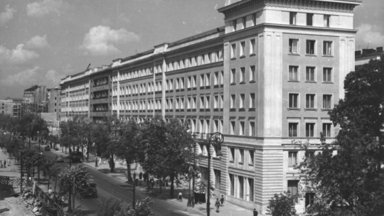 Marszałkowska Dzielnica Mieszkaniowa (MDM) w Warszawie w 1955 r., fot. PAP/Mariusz Szyperko