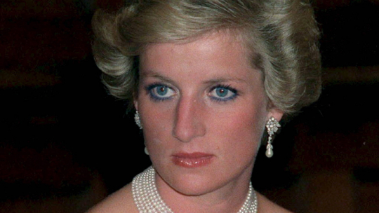 Brytyjska księżna Diana w budynku parlamentu w Budapeszcie na Węgrzech, 7 maja 1990 roku. PAP/ EPA/Lajos Soos