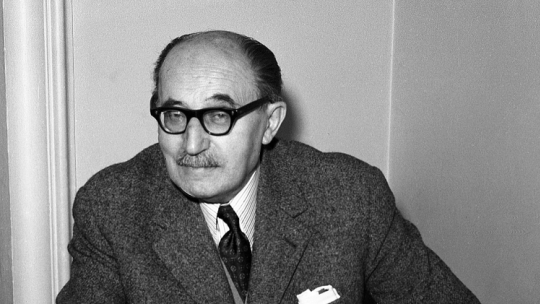Pisarz, felietonista i dziennikarz Stefan Wiechecki Wiech, 1974 r. Fot. PAP/Afa Pixx/Zenon Żyburtowicz