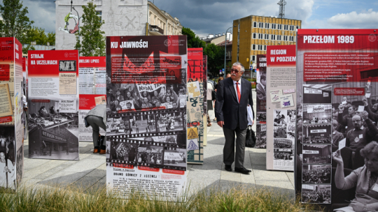 Otwarta 18 lipca w Lublinie wystawa IPN „Zaczęło się w lipcu. »Solidarność« w Regionie Środkowo-Wschodnim 1980-1989”. Fot. PAP/Wojtek Jargiło 