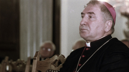 Nuncjusz apostolski, abp Józef Kowalczyk, 1999 r. Fot. PAP/Przemek Wierzchowski