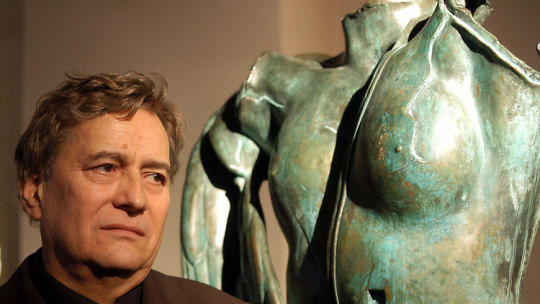 Igor Mitoraj, Warszawa 2004 r., Fot. PAP Andrzej Rybczyński