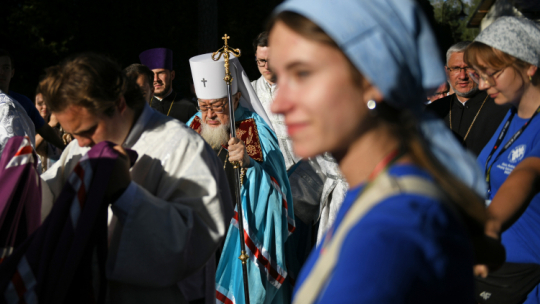 Grabarka, 18 sierpnia 2025 e. Metropolita Warszawski i całej Polski zwierzchnik polskiego kościoła prawosławnego Sawa podczas uroczystej procesji na Św. Górze Grabarce. Fot. PAP/Michał Zieliński