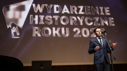 Dyrektor Muzeum Historii Polski Marcin Napiórkowski podczas uroczystości wręczania nagród Plebiscytu Wydarzenie Historyczne Roku. Fot. PAP/Tomasz Gzell