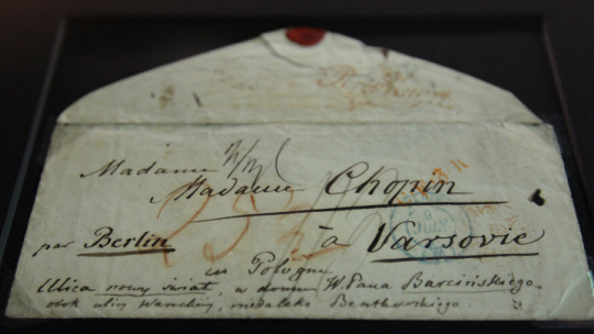 W 2011 roku do zbiorów Muzeum Fryderyka Chopina w Warszawie przekazano kolekcję 47 cennych dokumentów. Wśród nich znalazło się 6 listów Chopina uznawanych do tej pory za zaginione. Fot. PAP/Radek Pietruszka