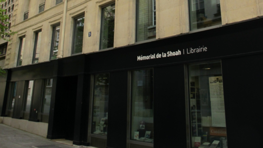 Muzeum Pamięci Shoah w Paryżu. Fot. Hadonos, CC BY-SA 4.0 <https://creativecommons.org/licenses/by-sa/4.0>, via Wikimedia Commons