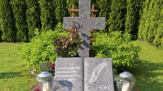 Pochowane na przyklasztornym cmentarzu w Braniewie zakonnice zostały w tym roku błogosławionymi. Fot. PAP/Agnieszka Libudzka