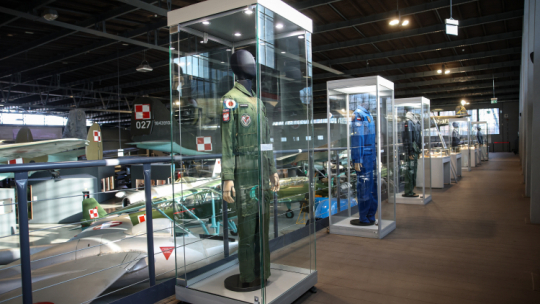 Fragment wystawy "100-lecie Szkoły Orląt" w Muzeum Lotnictwa w Krakowie. Fot. PAP/Łukasz Gągulski 