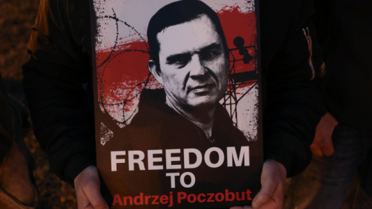 Transparent solidarności z Andrzejem Poczobutem. Fot. PAP/Artur Reszko