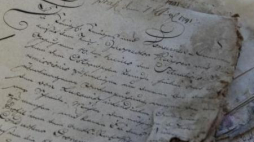 Pochodzący z 1791 r. dokument urzędowy regulujący podziały majątków. Fot. PAP/A. Warżawa